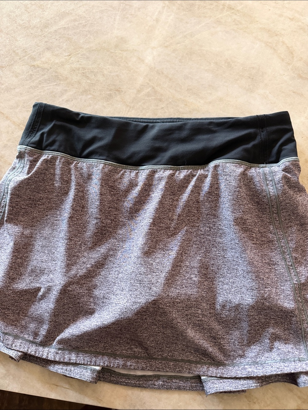 Lululemon heather gray  skirt size 6